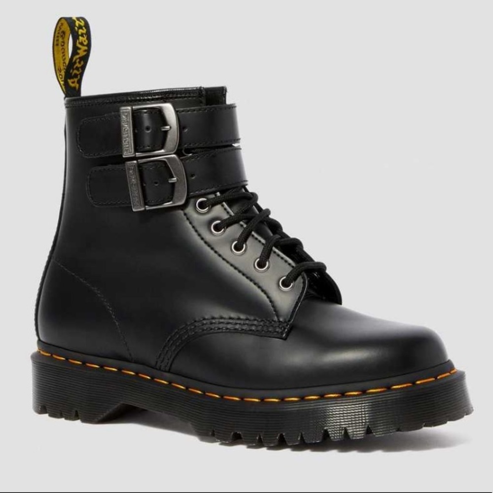 Dr. Martens Buckle Smooth Black Boots Size Men’s 6